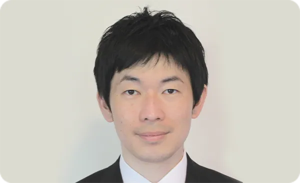 岸 哲史